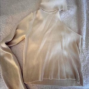 Le Lis one shoulder sweater